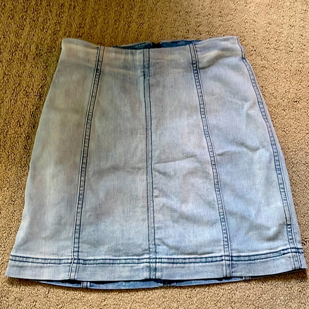 Free people stretchy denim mini skirt womens size 4